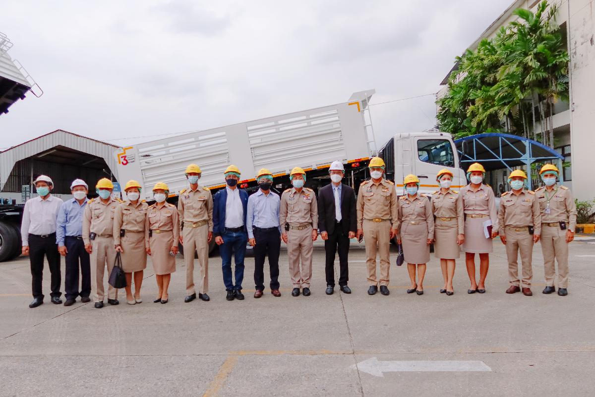 ผู้ว่าราชการจังหวัดสมุทรสาคร และคณะลงพื้นที่เข้าเยี่ยมชม  ณ บริษัท สามมิตรมอเตอร์สแมนูแฟคเจอริง จำกัด (มหาชน)
