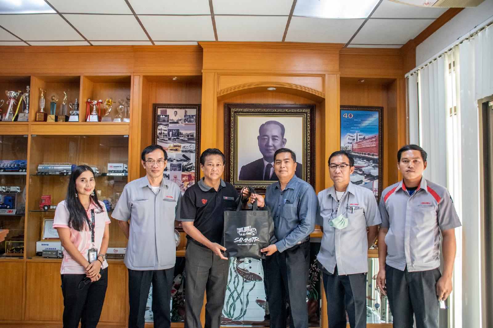 บริษัท ตรีเพชรอีซูซุบริการ จำกัด เข้าศึกษาวิธีการบำรุงรักษาหางพ่วงของสามมิตรเบื้องต้น