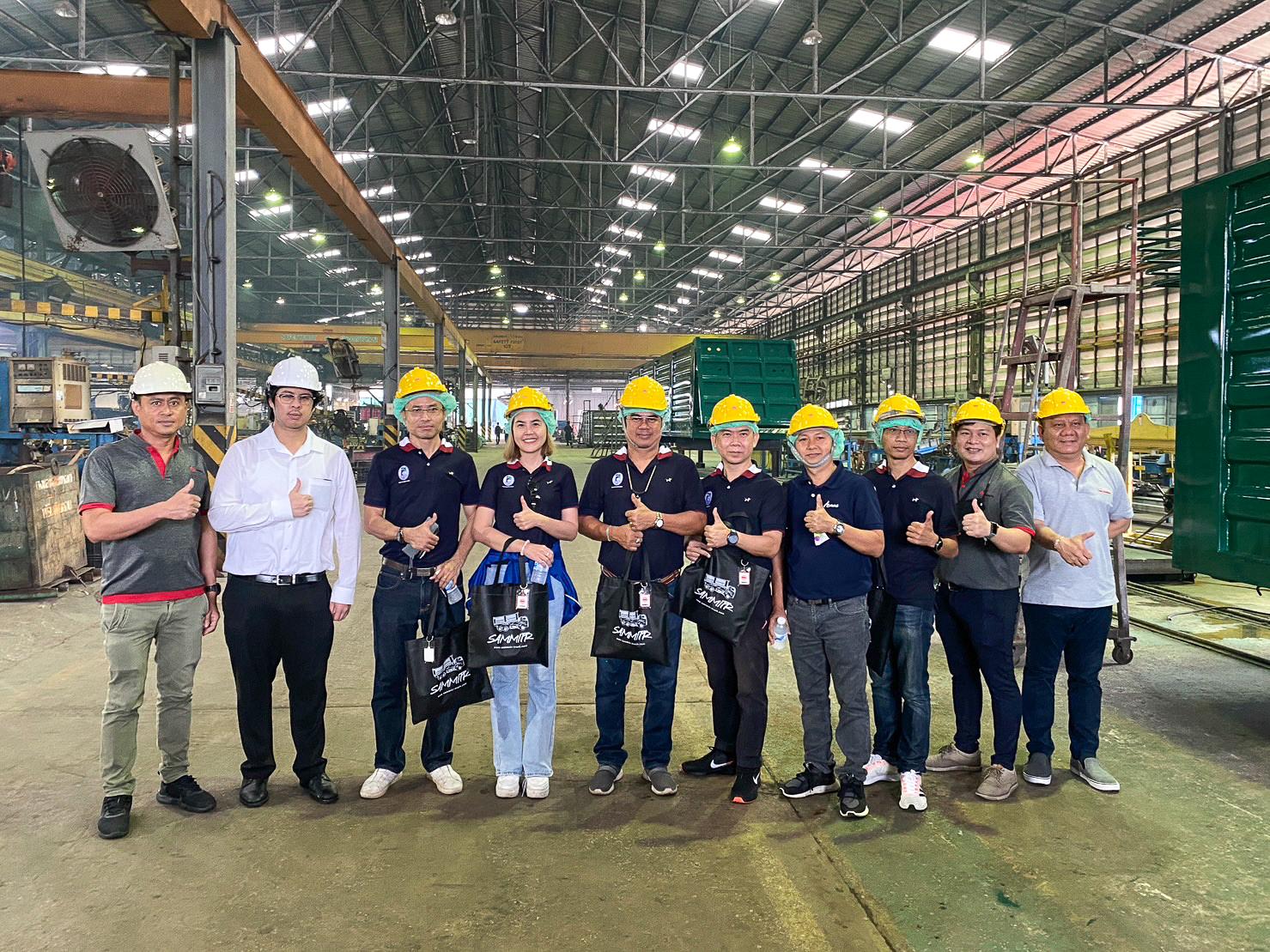 บมจ.ราชธานีลิสซิ่งสาขานครราชสีมา เข้าเยี่ยมชม บริษัท สามมิตรมอเตอร์ฯ
